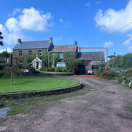 Farmhouse Apartment Saint Ishmaels  Esterno foto