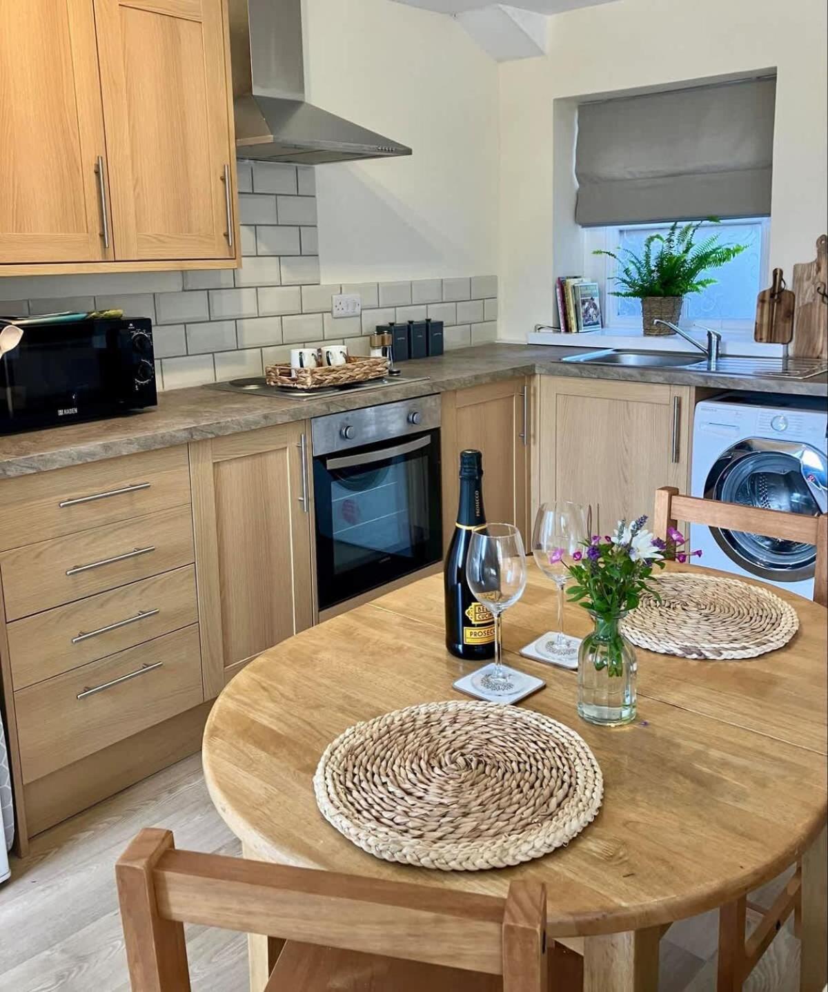 Farmhouse Apartment Saint Ishmaels  Esterno foto