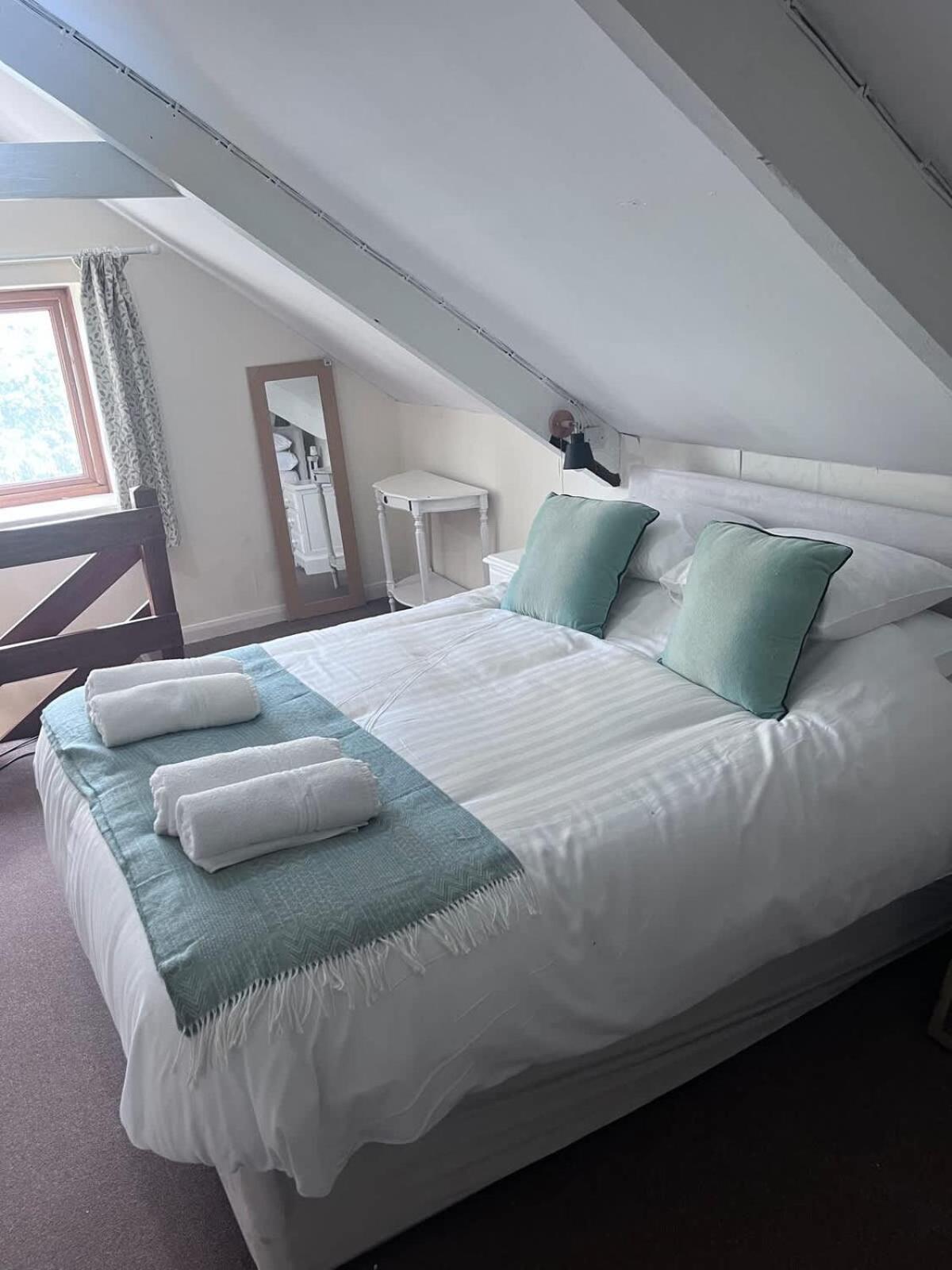 Farmhouse Apartment Saint Ishmaels  Esterno foto